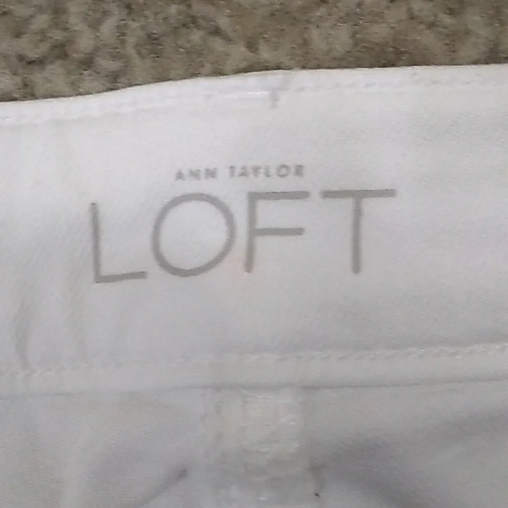 2/$15 Ann Taylor capri - Picture 2 of 7